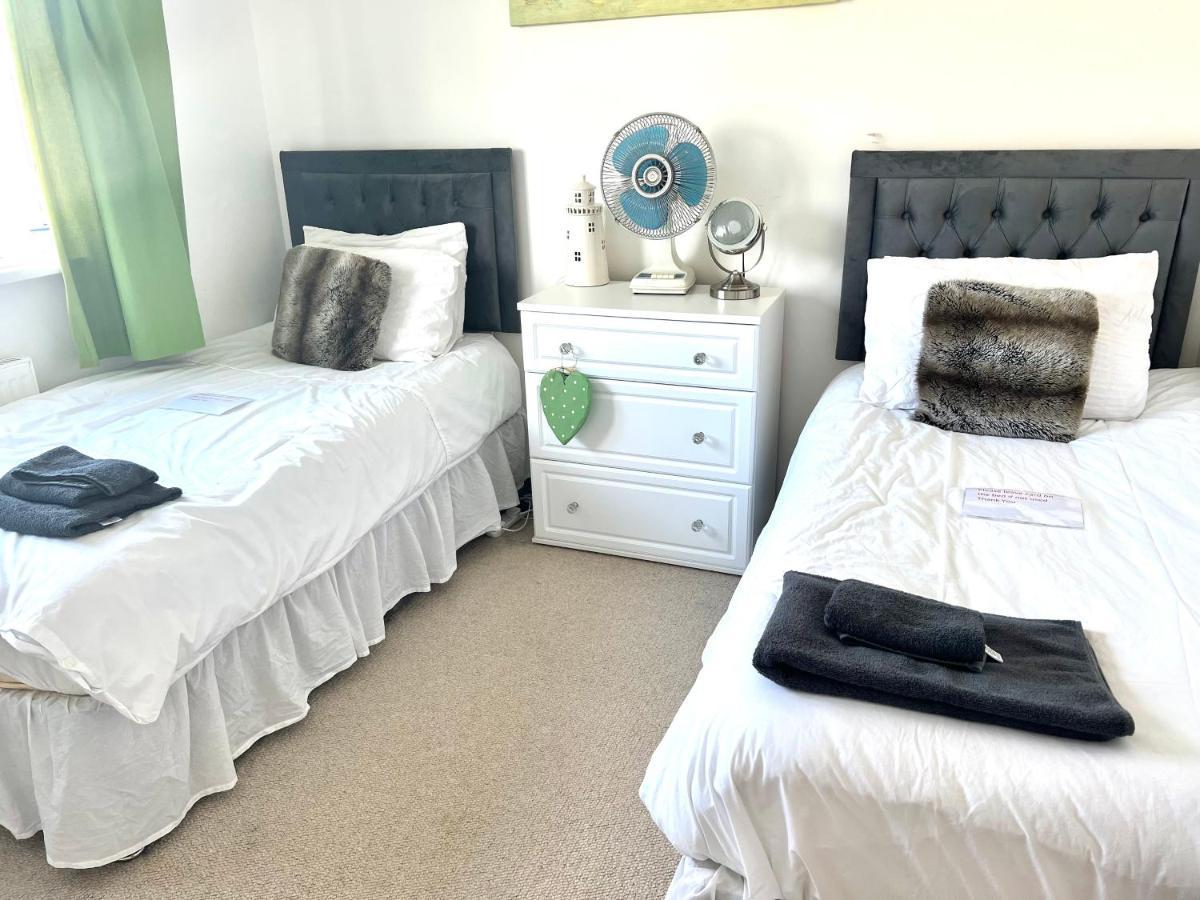 Stunning Beach Front House - Sleeps 6 Pwllheli Exteriér fotografie