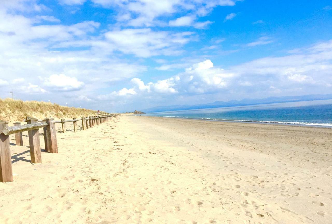 Stunning Beach Front House - Sleeps 6 Pwllheli Exteriér fotografie